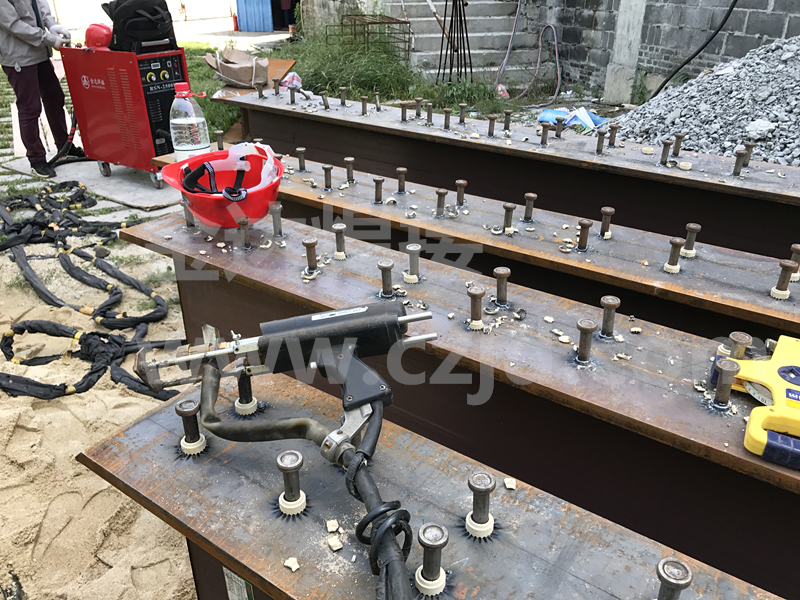 栓钉焊机 RSN-2500客户H型预埋件焊接现场